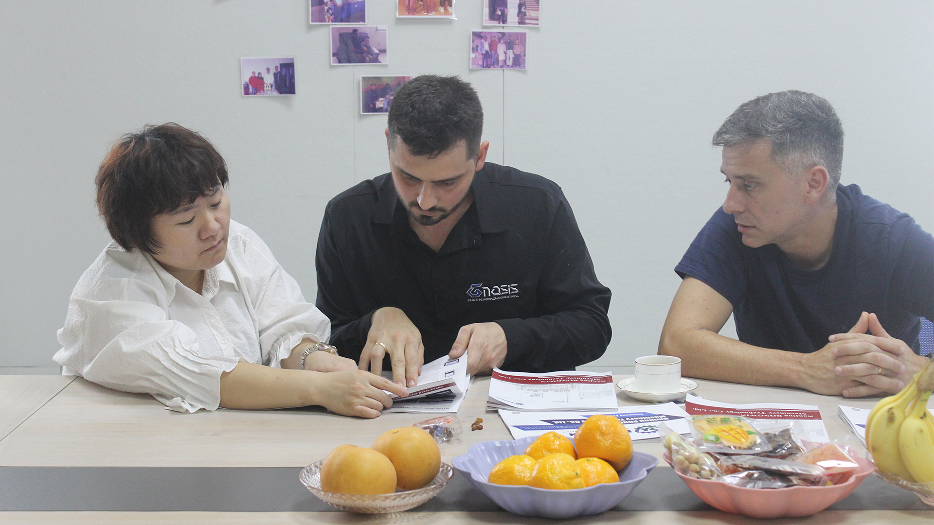 Bienvenida y cooperación: Enfatizar que las visitas de los clientes representan la confianza y la intención de cooperación de ambas partes, y dar la bienvenida a los clientes para que conozcan más sobre la capacidad de producción de la empresa y